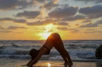 Joga a odchudzanie — czy joga odchudzanie naprawdę pomaga schudnąć?